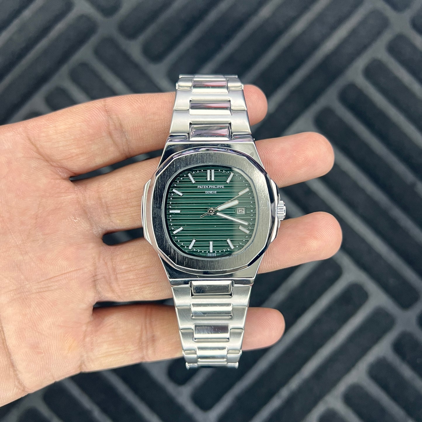 Patek Philippe – Nautilus - Silver Green