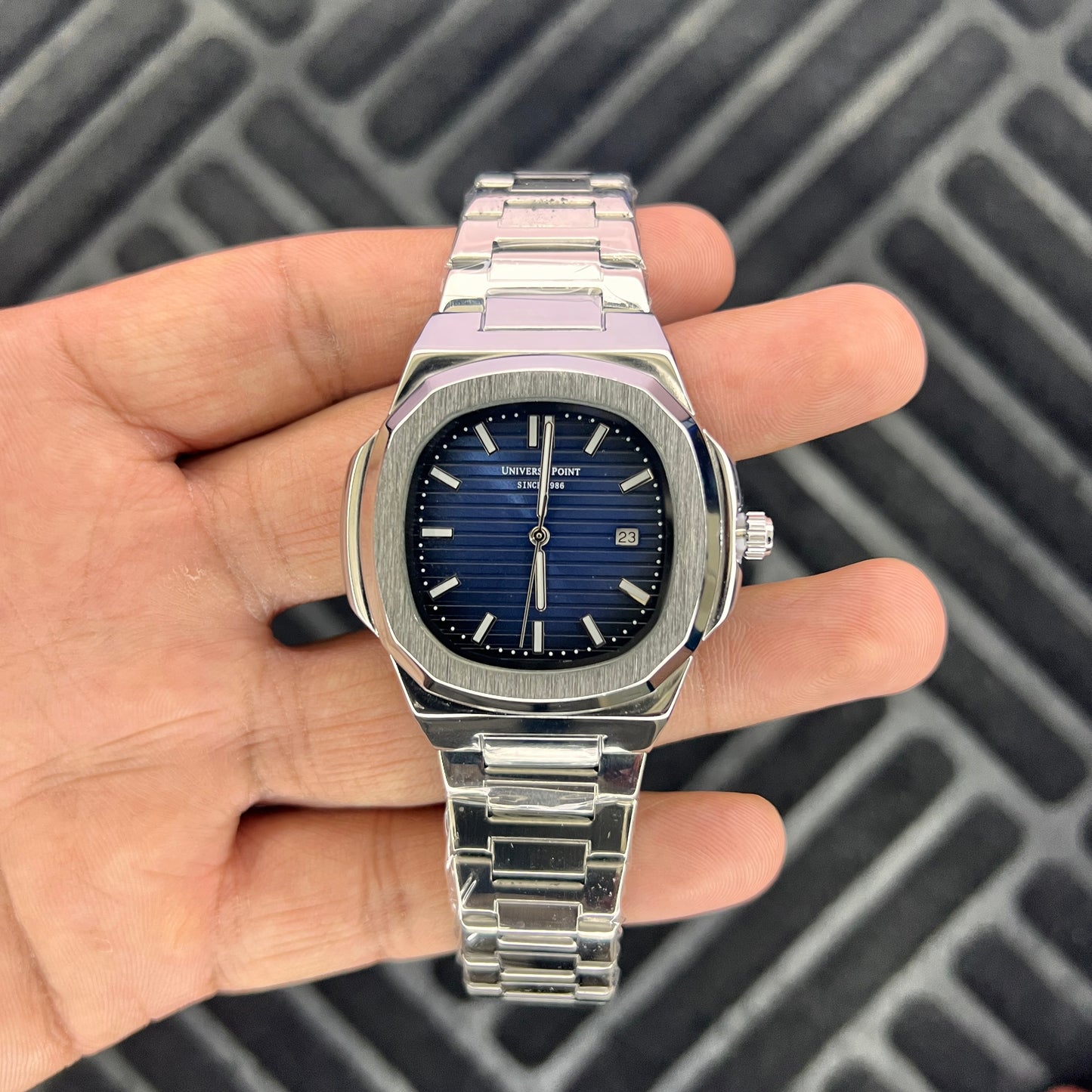 Universal Point– Nautilus - Blue