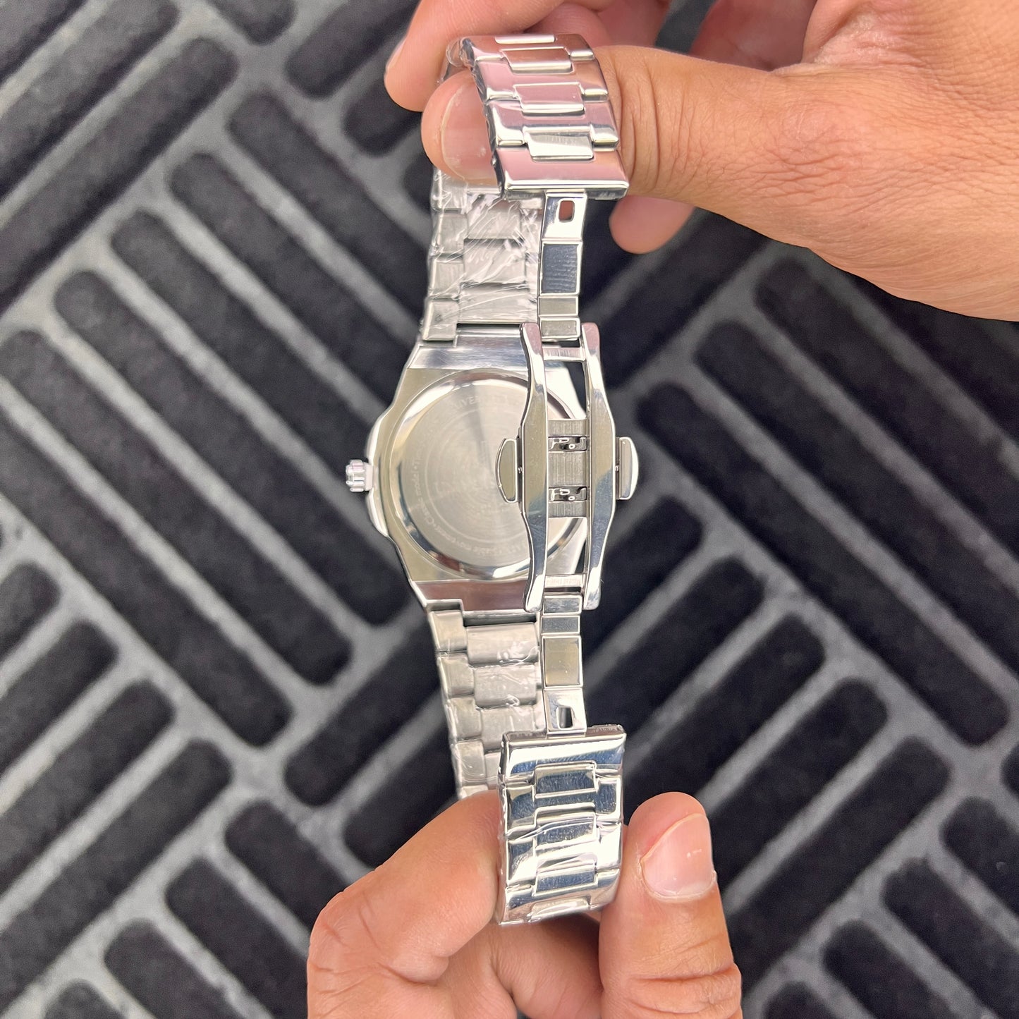 Patek Philippe – Nautilus - Smokey White