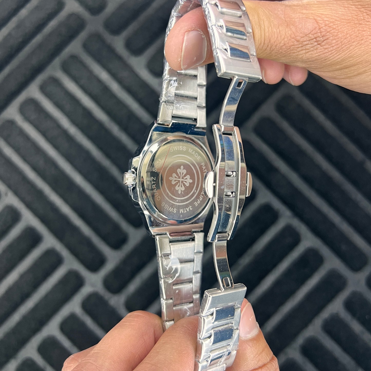 Patek Philippe – Nautilus - Smokey White