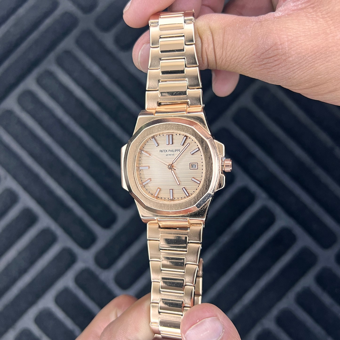 Patek Philippe – Nautilus - Rose Gold White
