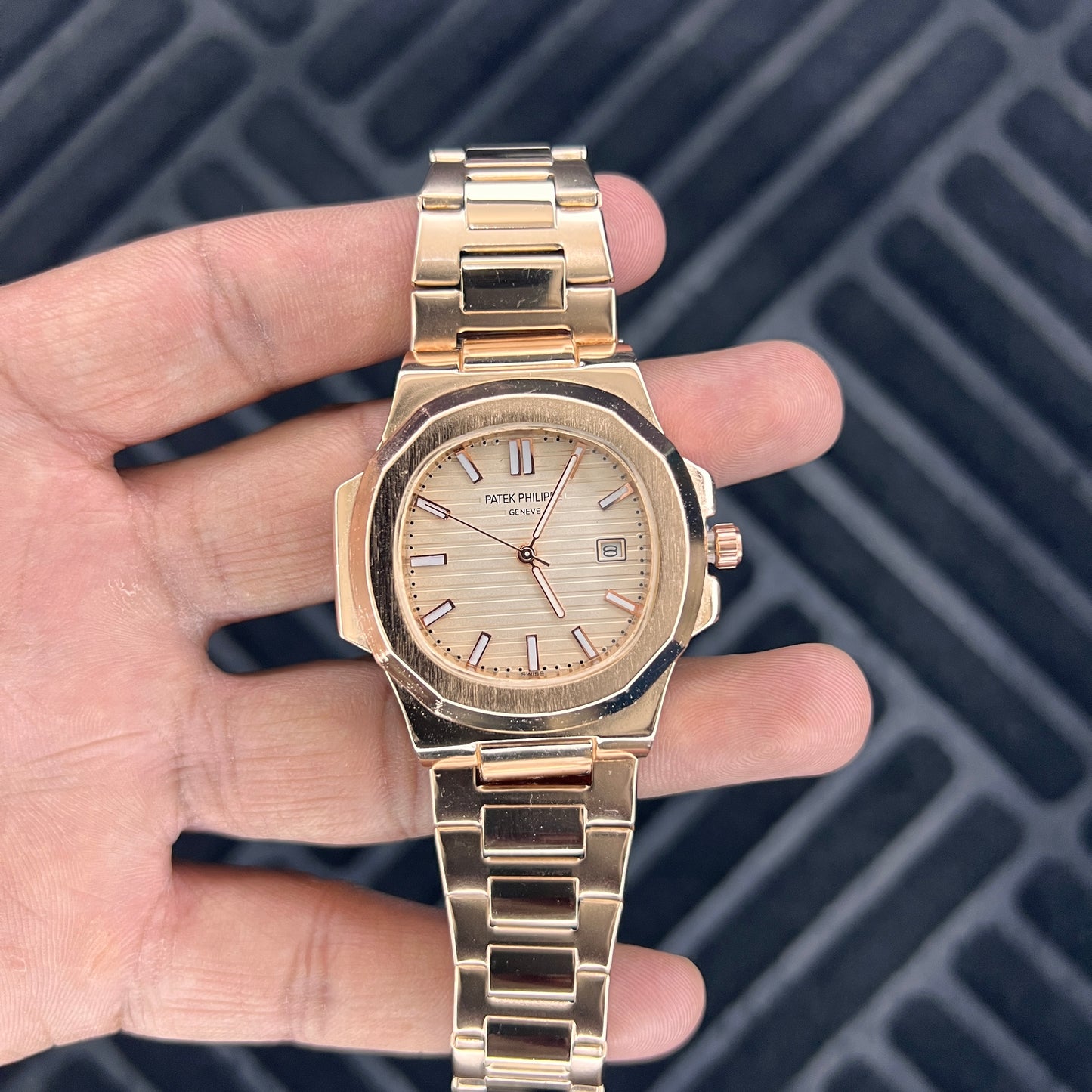 Patek Philippe – Nautilus - Rose Gold White